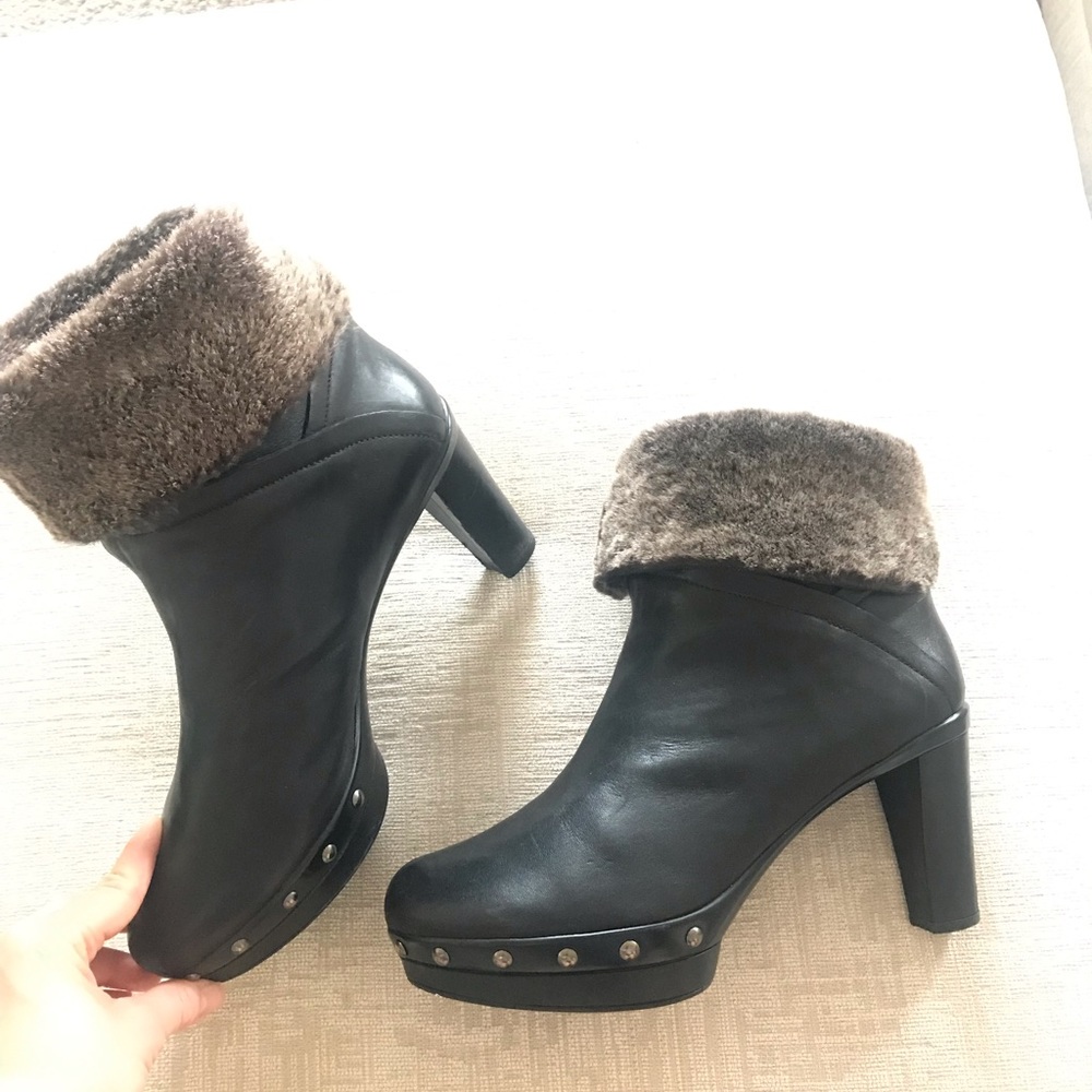 Stuart Weitzman genuine leather fur lined boots